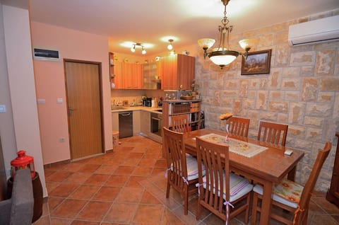 House Tihanka - Unit 202904-5