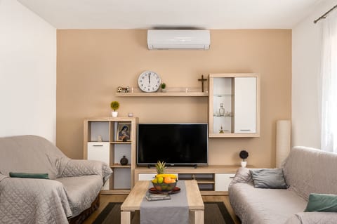 House MM - Unit 202917-5