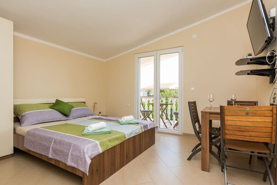 Apartments Bobeta - Unit 202952-5
