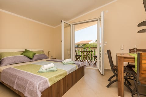 Apartments Bobeta - Unit 202952-5