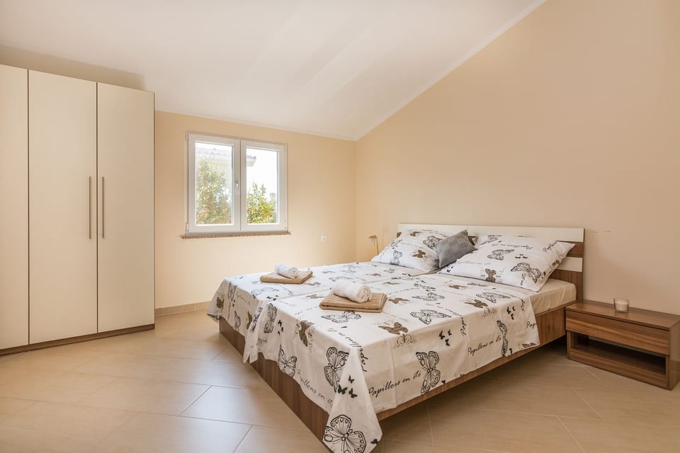 Apartments Bobeta - Unit 202953-5