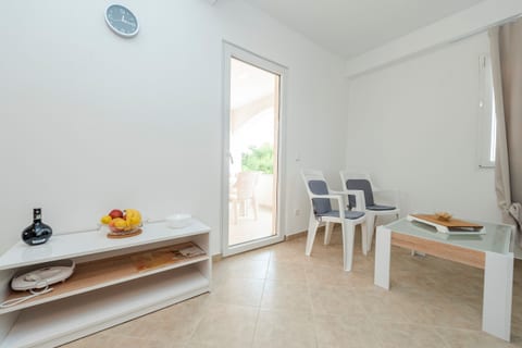 Apartment Simic - Unit 202961-5