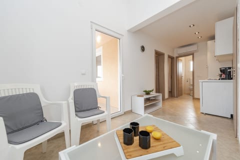 Apartment Simic - Unit 202965-5