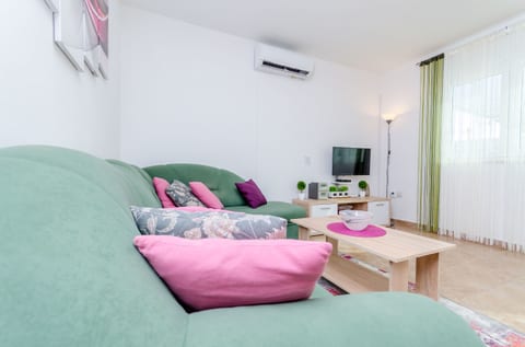 Apartment Snjezana - Unit 202963-5