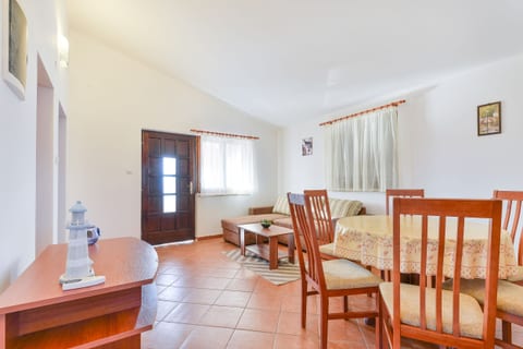 Apartment Delac - Unit 202968-5