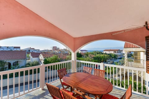 Apartment Delac - Unit 202968-5