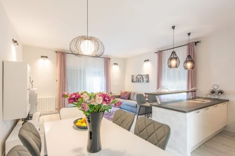 House Moonstone - Unit 203070-5