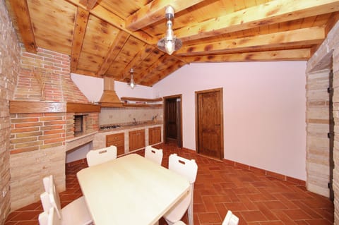 House Coral - Unit 203111-5