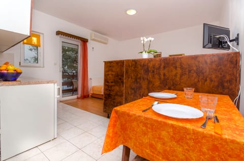 Apartments Tomislav - Unit 203144-5