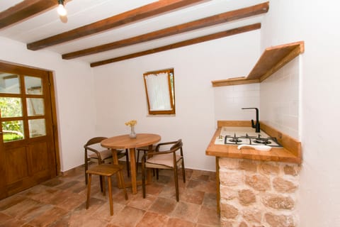 House Mate - Unit 203270-5