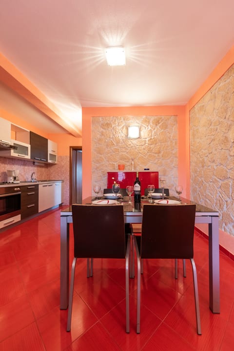 Apartments Karen - Unit 203274-5