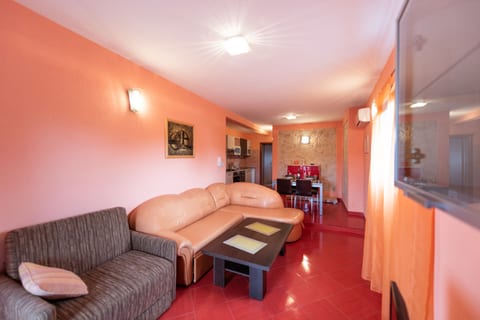 Apartments Karen - Unit 203274-5