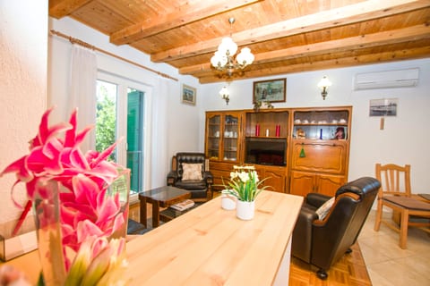 House Pansy - Unit 203279-5