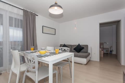 Apartments Turritella - Unit 203312-5