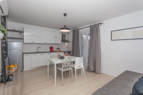 Apartments Turritella - Unit 203312-5