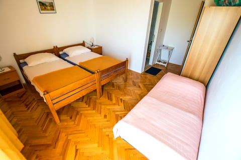 Apartment Tina-on the beachfront - Unit 203380-5