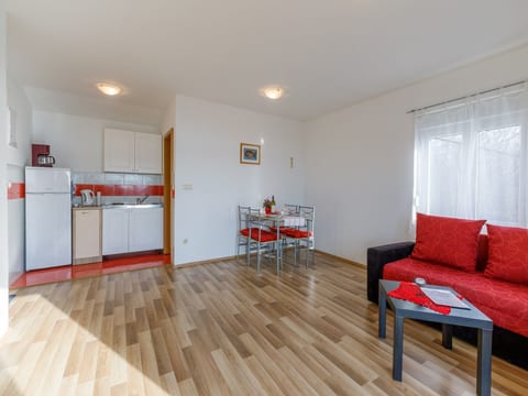 Apartments Benny - Unit 203434-5