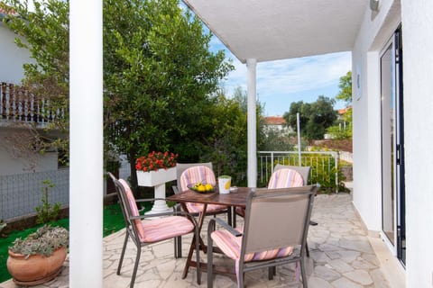 Apartments Jane - Unit 204644-5