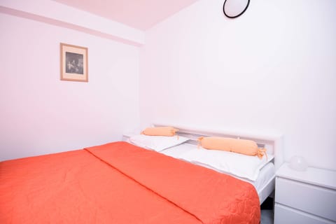 Apartments Jane - Unit 204644-5