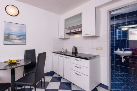 Apartments Jane - Unit 204646-5