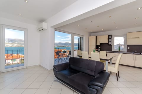 Apartments Mia - Unit 204692-5