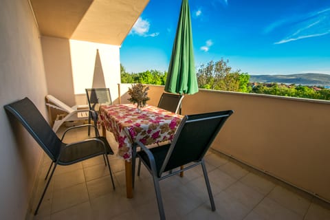 Apartment Kuco - Unit 204773-5