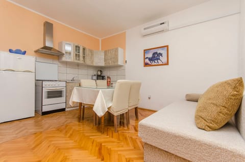 Apartments Neva - Unit 211109-16