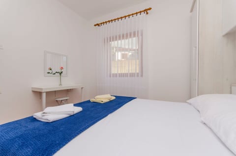 Apartment Nika - Unit 204947-5