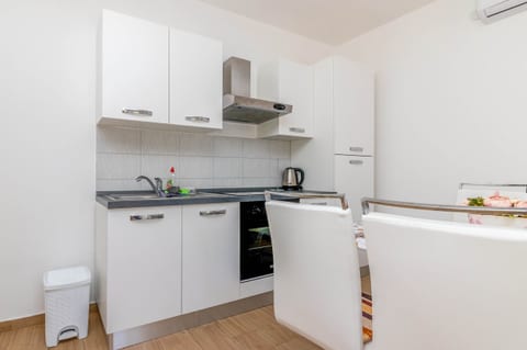 Apartment Lea - Unit 204967-5