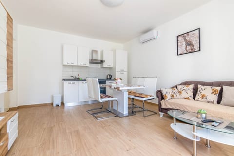 Apartment Lea - Unit 204967-5