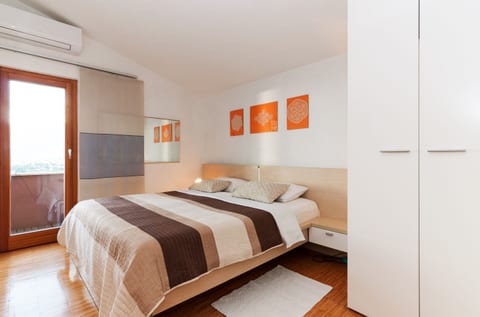 House Valek - Unit 204955-5
