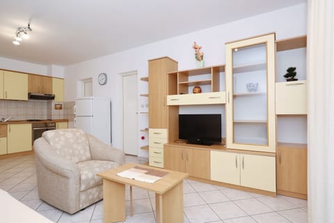 Apartment Emina - Unit 204968-5