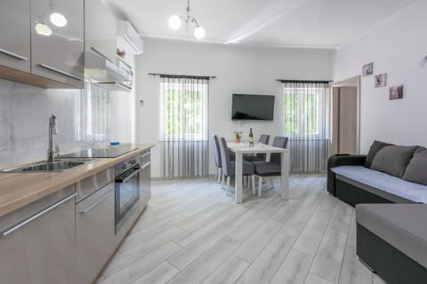 Apartment Danijel - Unit 204979-5