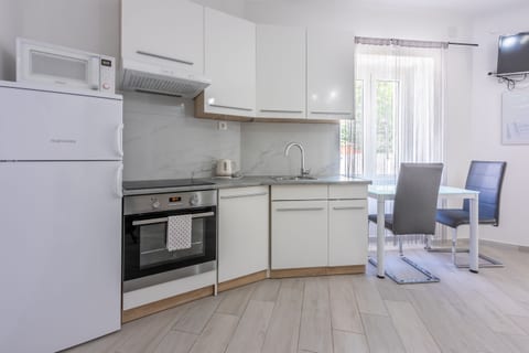 Apartment Studio - Unit 204980-5