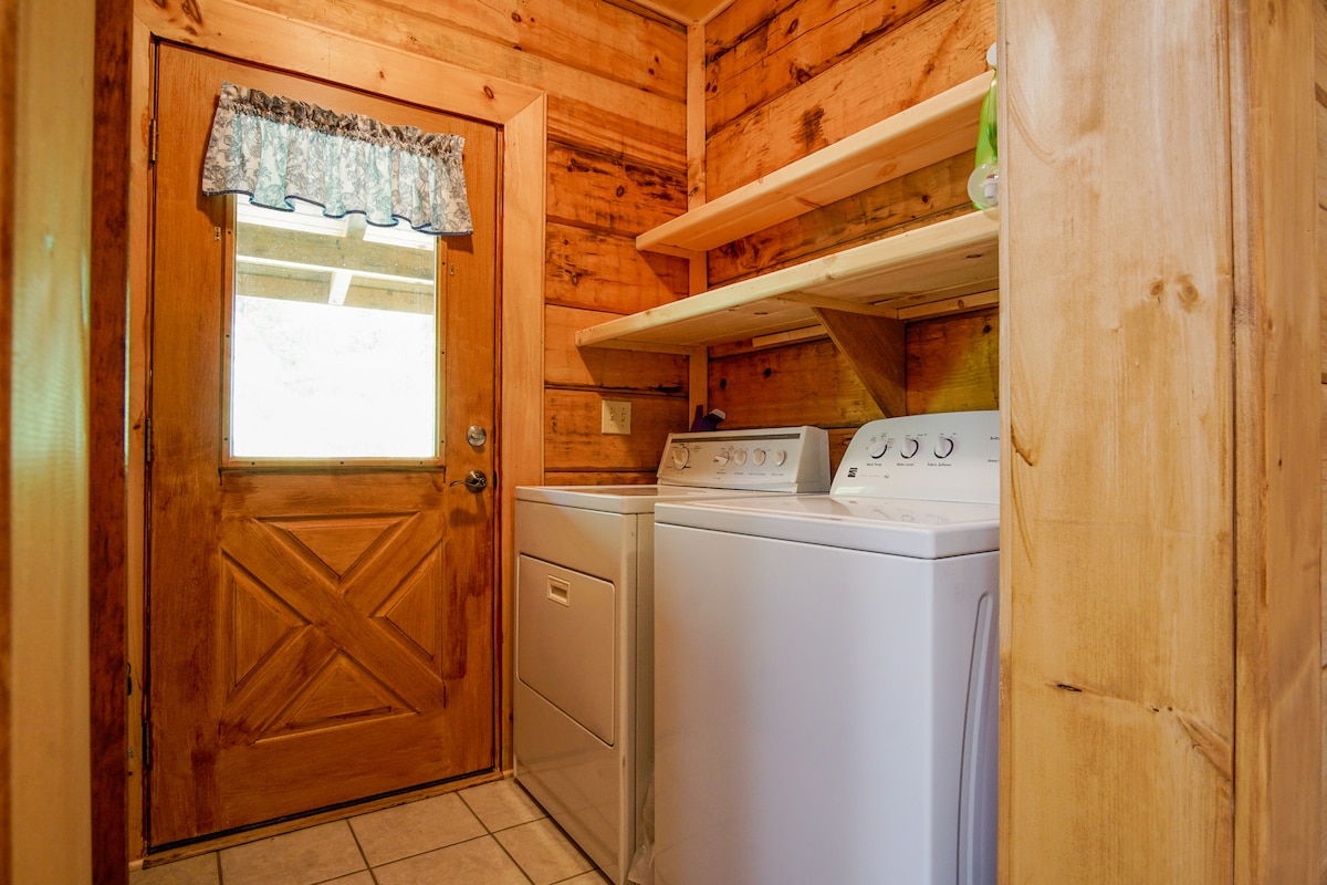 Bear Pause Log Cabin Great Smoky Mountains