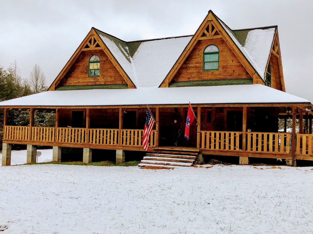 Bear Pause Log Cabin Great Smoky Mountains