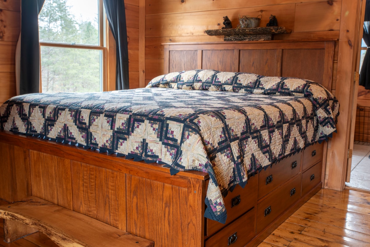 Bear Pause Log Cabin Great Smoky Mountains