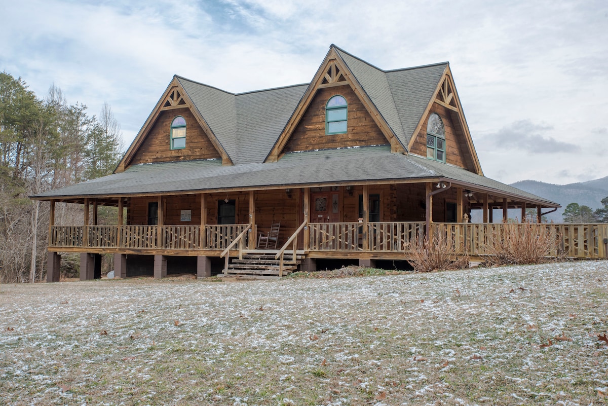 Bear Pause Log Cabin Great Smoky Mountains