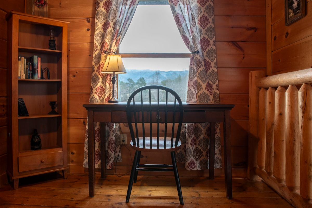 Bear Pause Log Cabin Great Smoky Mountains