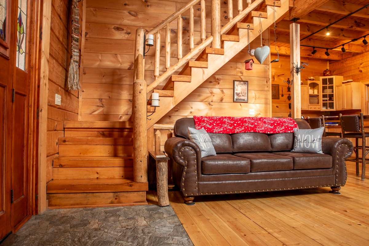 Bear Pause Log Cabin Great Smoky Mountains