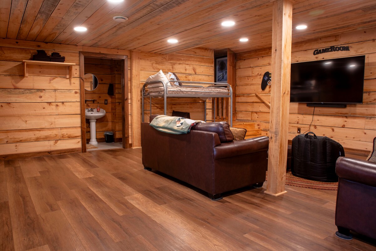 Bear Pause Log Cabin Great Smoky Mountains