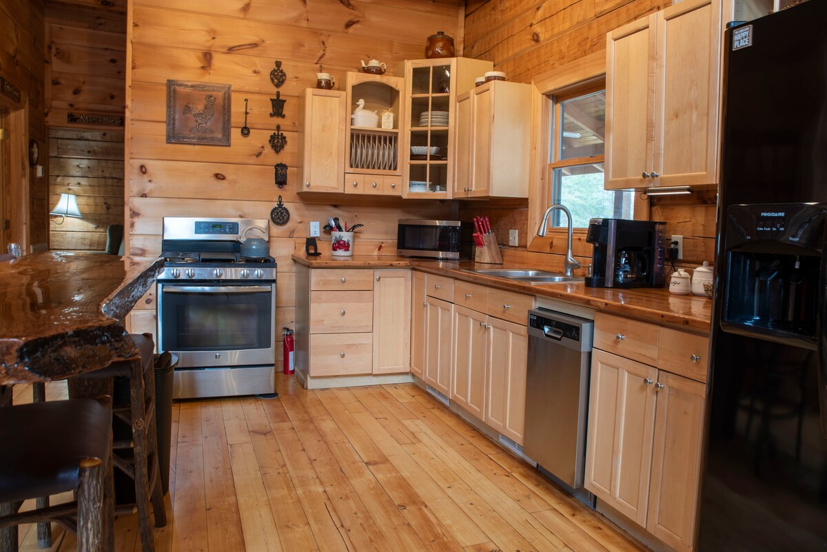 Bear Pause Log Cabin Great Smoky Mountains