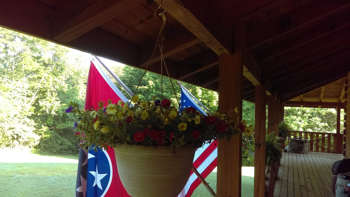 Bear Pause Log Cabin Great Smoky Mountains
