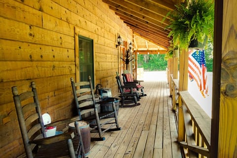 Bear Pause Log Cabin Great Smoky Mountains