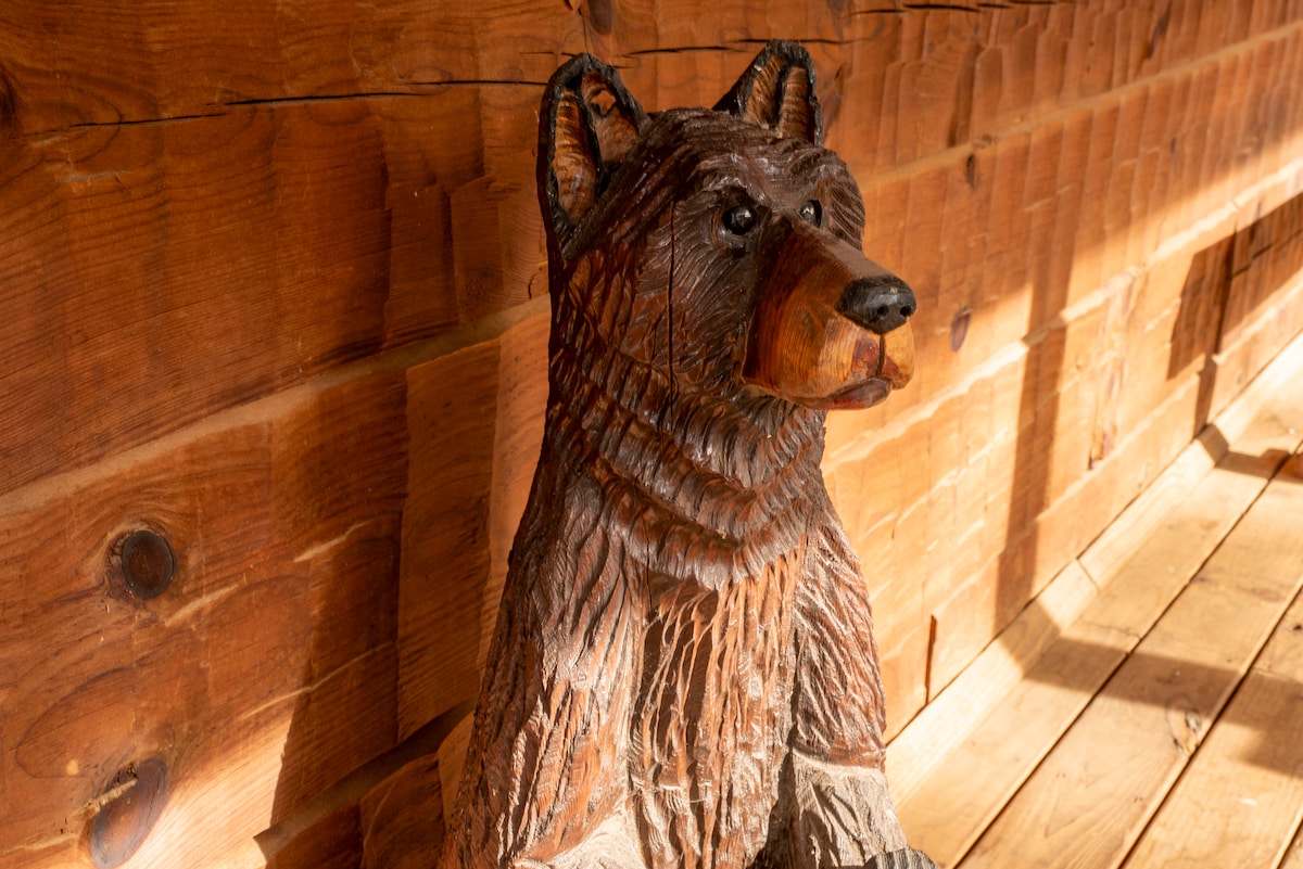 Bear Pause Log Cabin Great Smoky Mountains