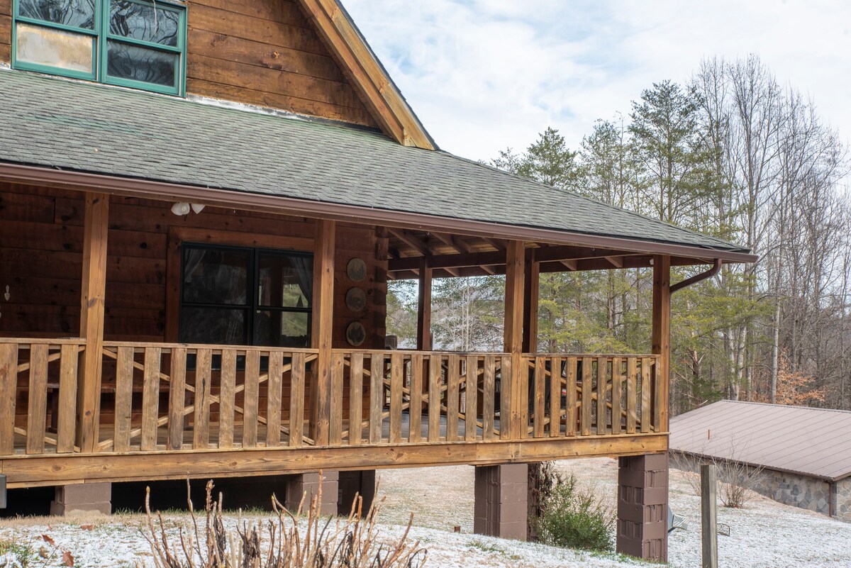 Bear Pause Log Cabin Great Smoky Mountains