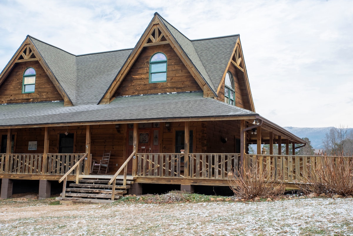 Bear Pause Log Cabin Great Smoky Mountains