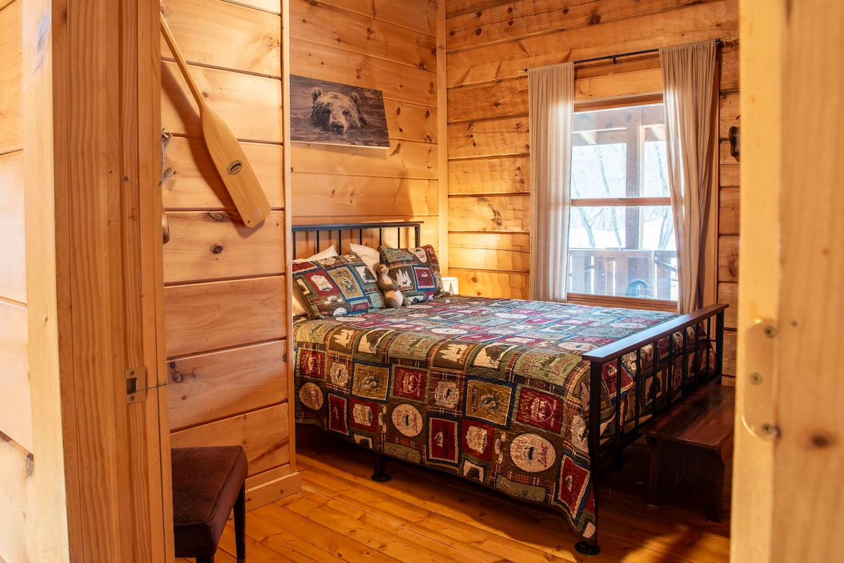 Bear Pause Log Cabin Great Smoky Mountains