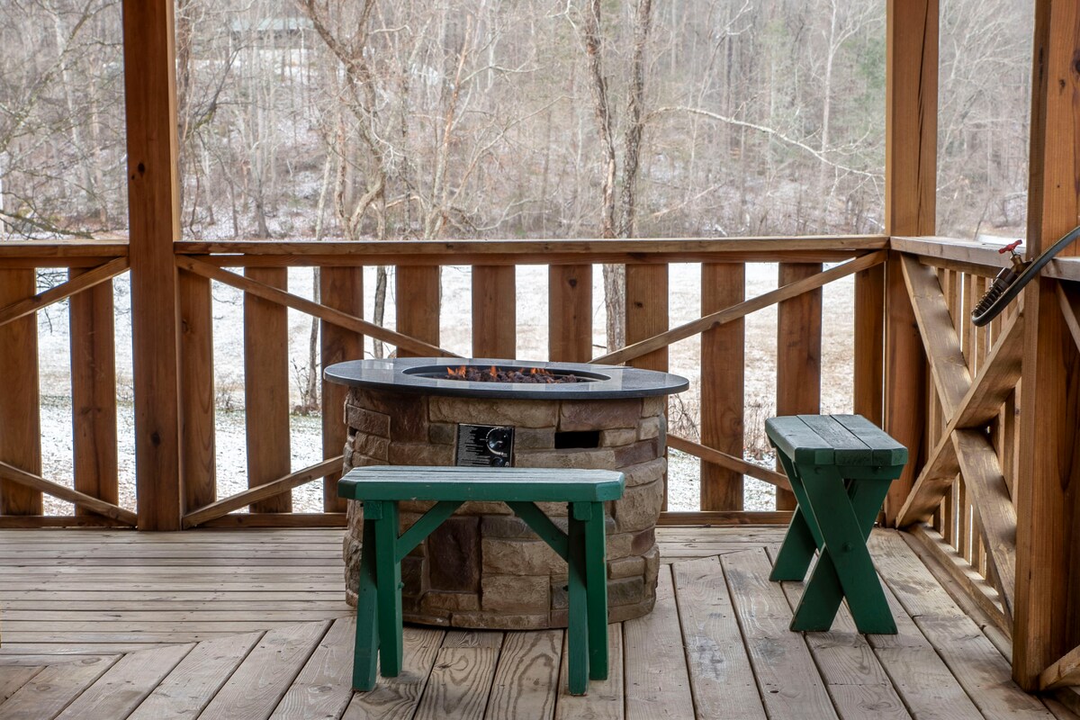 Bear Pause Log Cabin Great Smoky Mountains