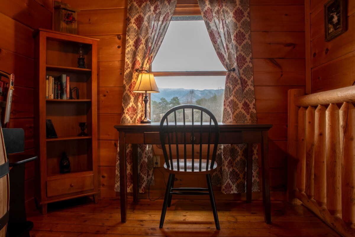 Bear Pause Log Cabin Great Smoky Mountains